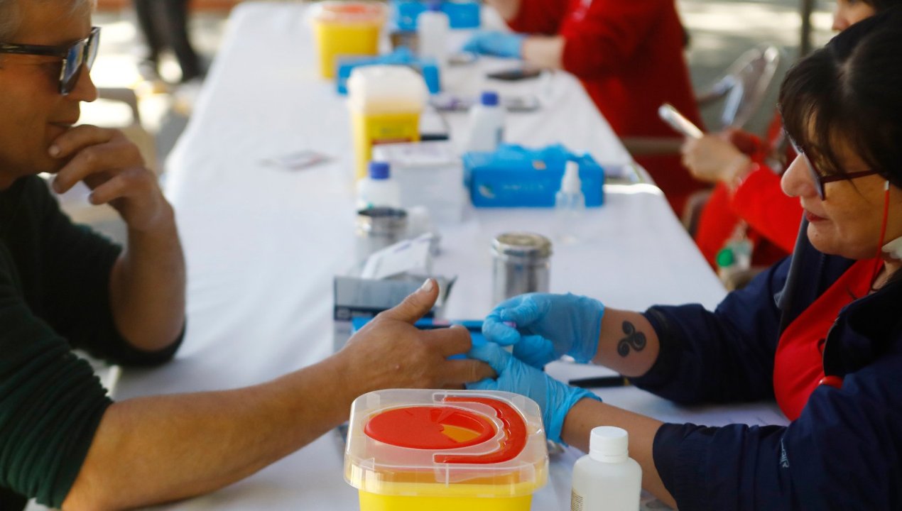 /curico-realizo-test-rapido-de-vih-en-jornada-preventiva