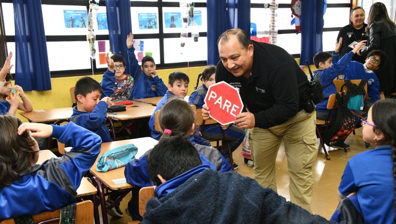 /alumnos-de-la-escuela-manuel-bulnes-participaron-de-taller-de-educacion