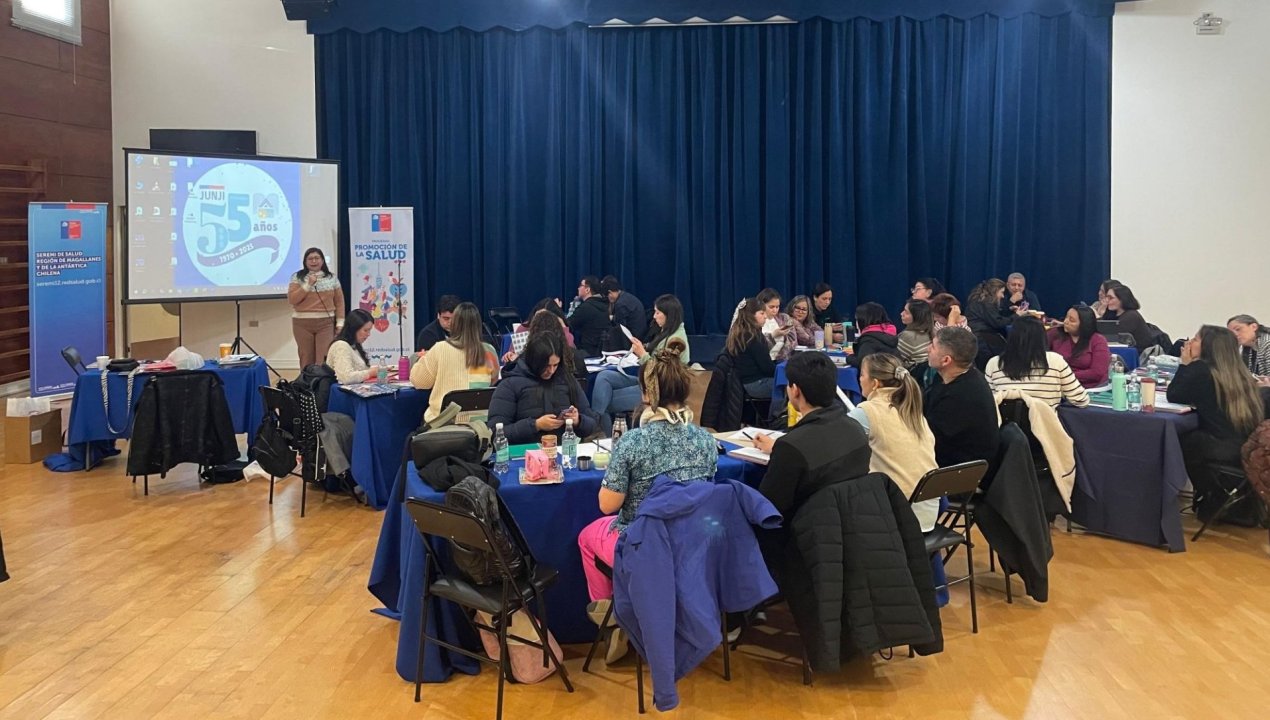 /seremi-de-salud-lidera-encuentro-para-fortalecer-planes-comunales-y