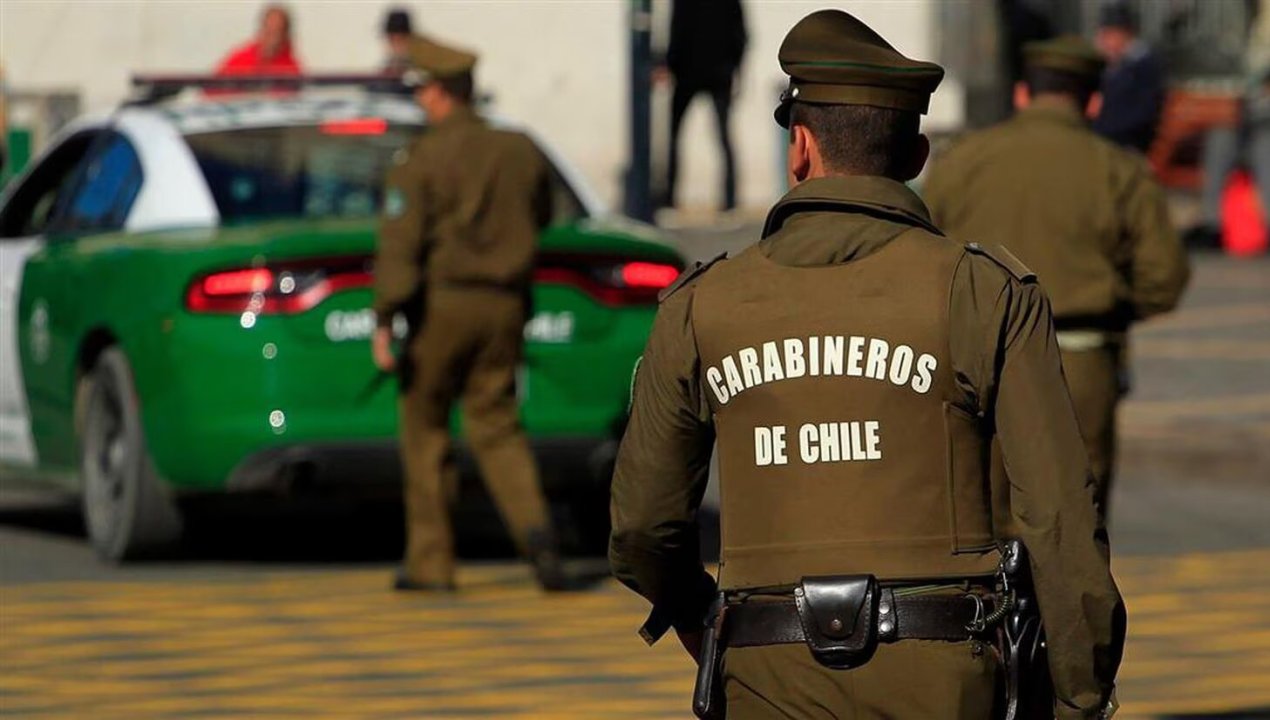 /regionales/region-metropolitana/detienen-a-carabineros-acusados-de-cobrar-proteccion-a-victimas-de-los