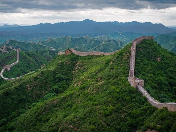 Para llegar más rápido: Dos trabajadores derribaron sección de la Gran Muralla China
