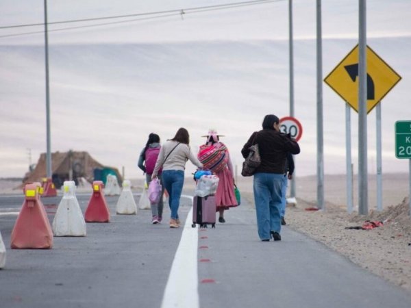 Canciller Van Klaveren afirma que Chile no tiene capacidad para recibir más migrantes