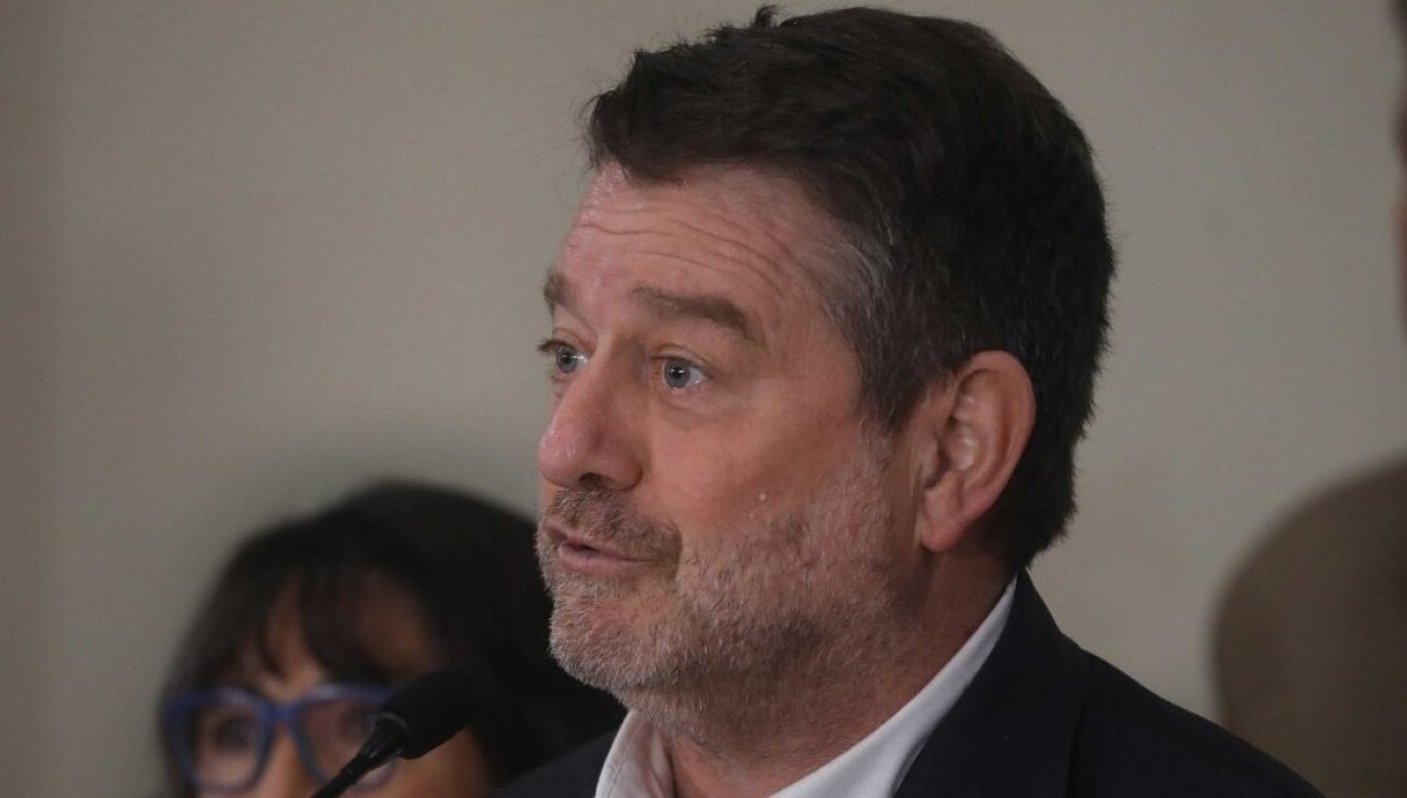 /regionales/region-metropolitana/contraloria-prende-las-alarmas-claudio-orrego-abuso-del-dinero-publico