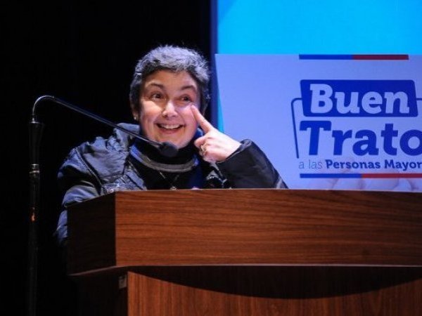 Paulina Urrutia reaparece en redes en medio de tratamiento con quimioterapia