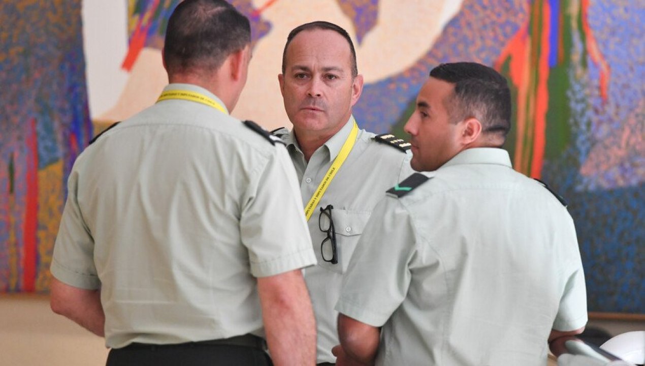 /actualidad/manifestaciones/organizaciones-de-dd-hh-exigen-renuncia-de-director-de-gendarmeria-por