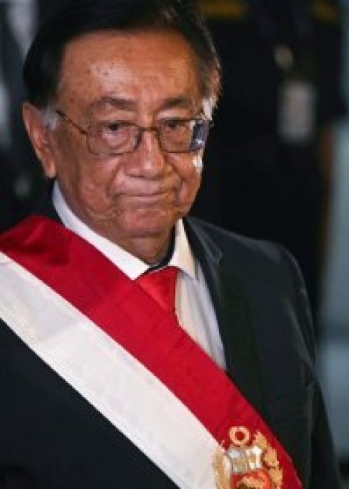 Presidente de Perú advierte por zanja fronteriza de Chile y la compara con el Muro de Berlín