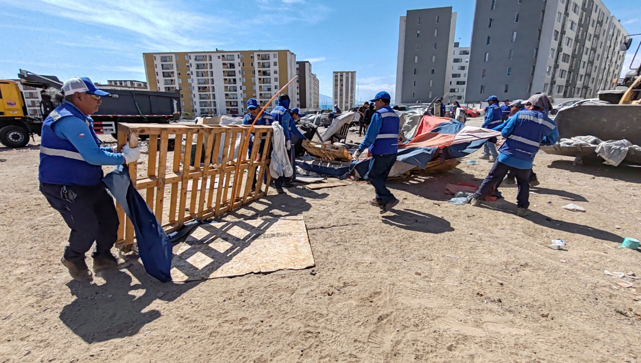 /desalojan-seis-ocupaciones-irregulares-en-el-sector-norte-de-antofagasta
