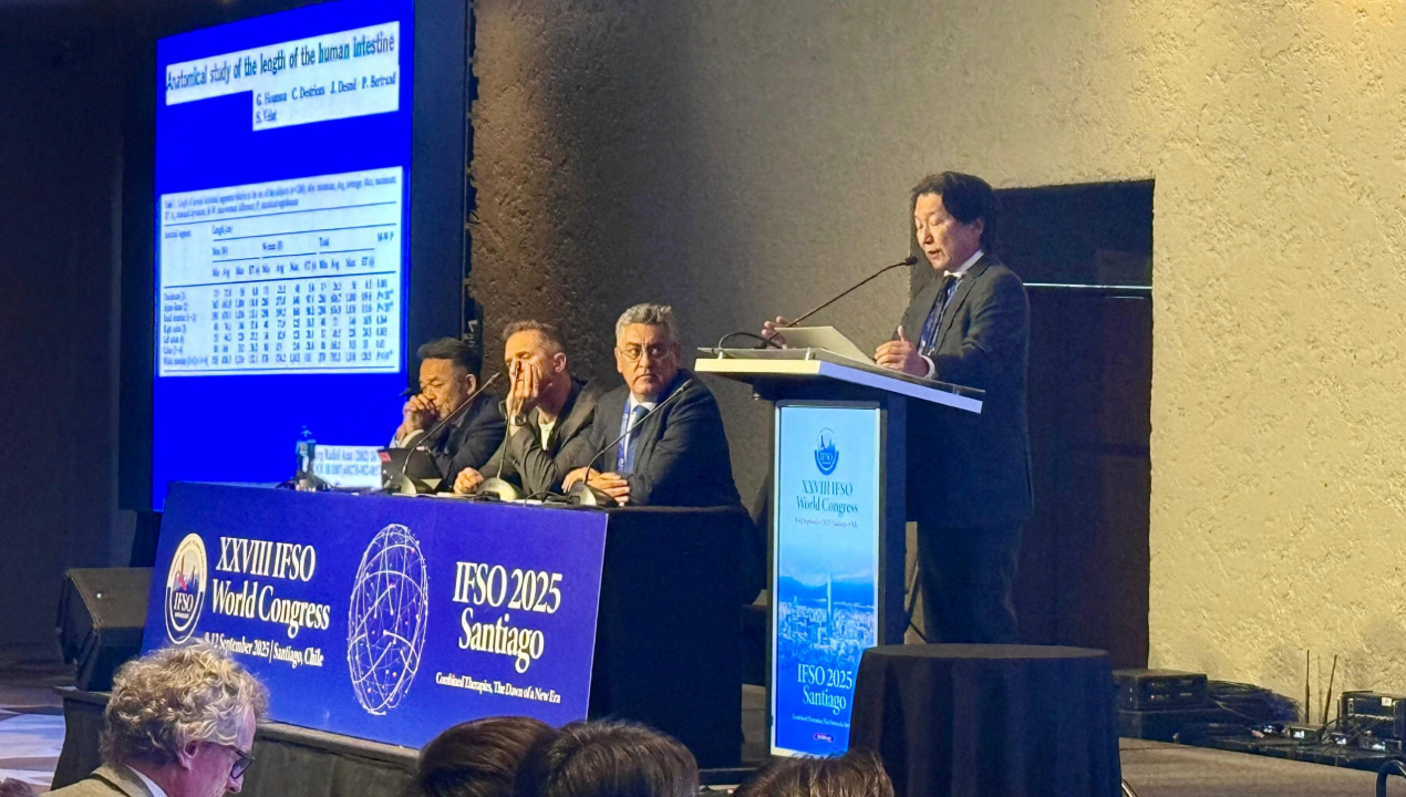 /academico-de-facmo-dicto-conferencia-en-congreso-mundial-de-cirugia