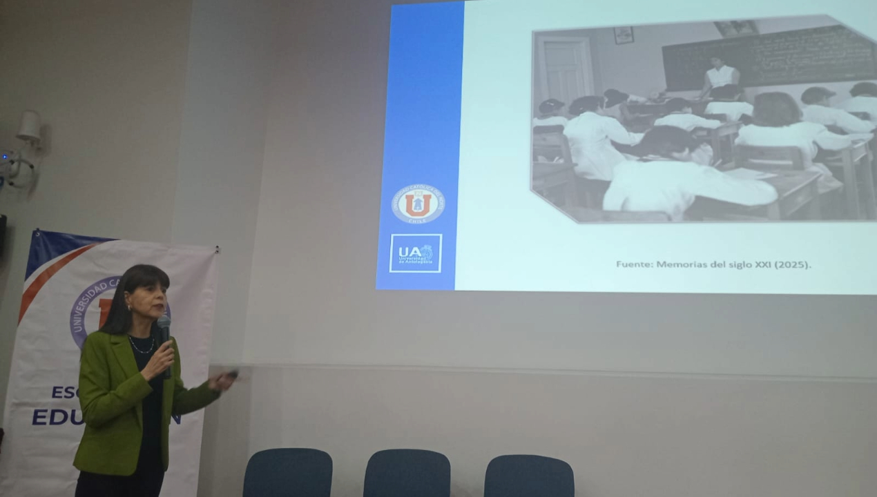 /academica-de-la-facsa-dicto-clase-magistral-en-el-2-seminario-de